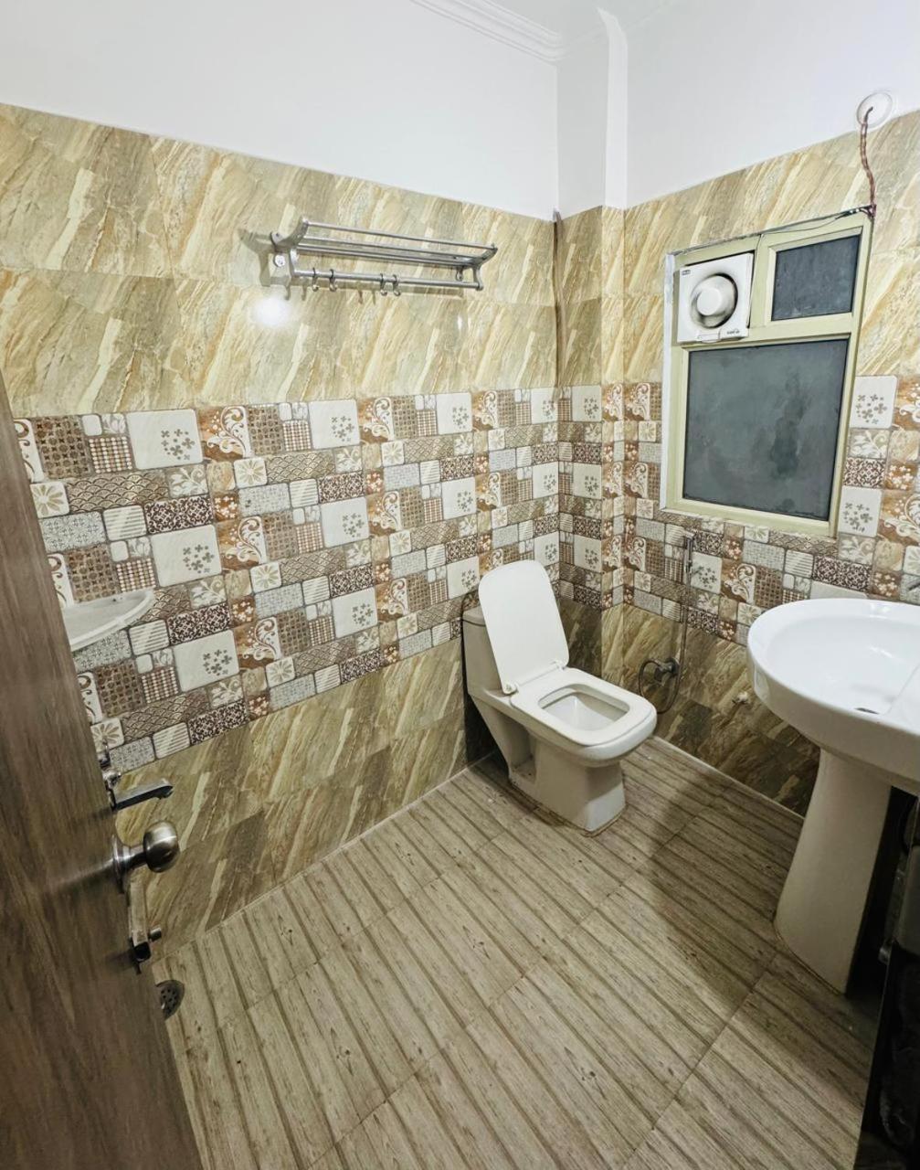 Rudrapur Hotel Pearl Inn מראה חיצוני תמונה