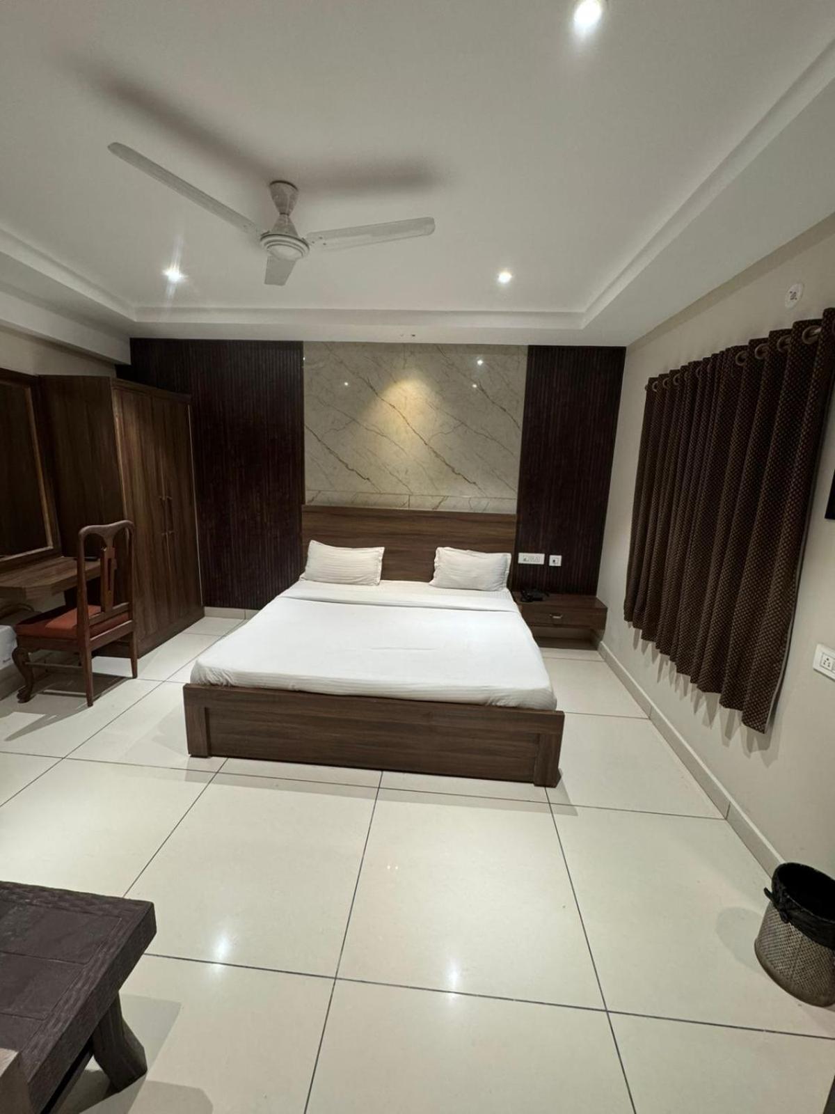 Rudrapur Hotel Pearl Inn מראה חיצוני תמונה